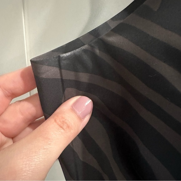 KNIX Catalyst Sports Bra High Impact NEW Size 8 (40D - 40E) Zebra print Black - Picture 3 of 12